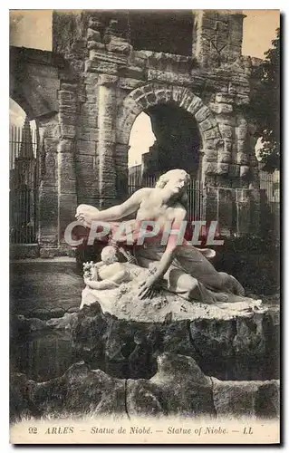 Cartes postales Arles Statue de Niobe