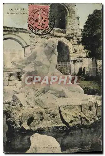 Cartes postales Arles Statue de Niobe