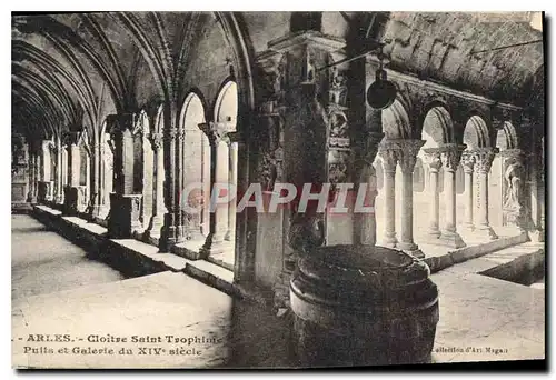 Cartes postales Arles Cloitre Saint Trophime Puits et Galerie du XIV siecle