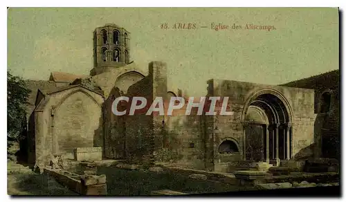 Cartes postales Arles Eglise des Aliscamps