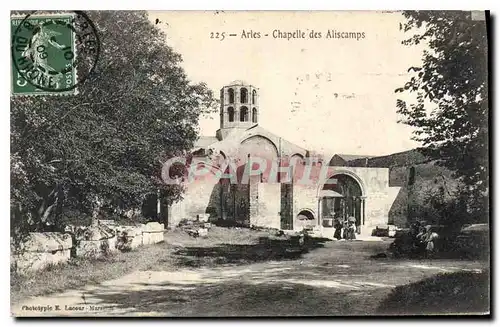 Cartes postales Arles Chapelle des Aliscamps