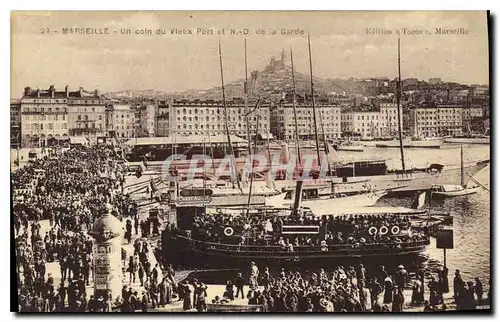 Ansichtskarte AK Marseille Un coin du Vieux Port et ND de la Garde Bateaux