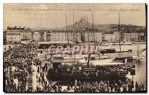 Cartes postales Marseille Un coin du Vieux Port et ND de la Garde Bateaux