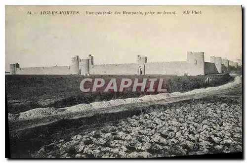 Cartes postales Aigues Mortes Vue generale des Remparts prise au levant