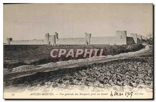 Cartes postales Aigues Mortes Vue generale des Remparts prise au levant