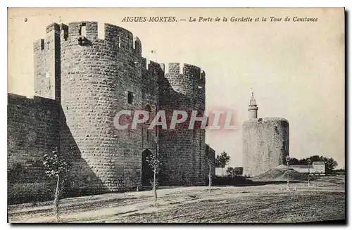 Cartes postales Aigues Mortes La Porte de la Gardette et la Tour de Constance