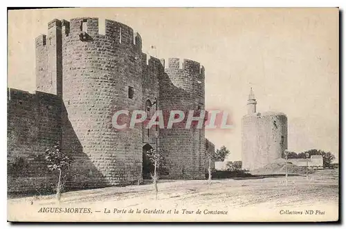 Ansichtskarte AK Aigues Mortes La Porte de la Gardette et la Tour de Constance