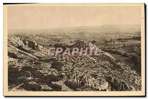 Cartes postales Paysages et Pierres de Provence Saint Remy de Provence le Plateau des Antiquites vu des Alpilles