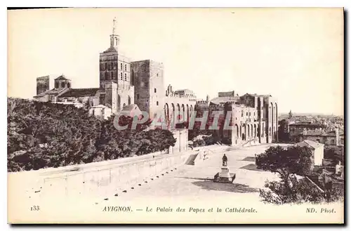 Cartes postales Avignon Le Palais des Papes et la Cathedrale