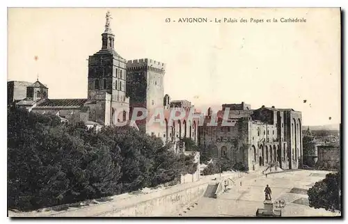 Cartes postales Avignon Le Palais des Papes et la Cathedrale