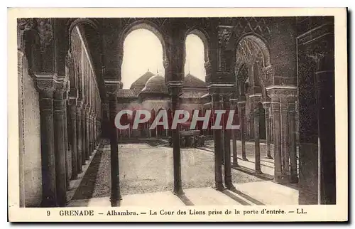 Cartes postales moderne Grenade Albambra La Cour des Lions prise de la porte d'entree