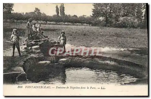 Cartes postales Fontainebleau Fontaine de Napoleon le Parc Enfants