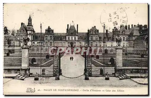 Cartes postales Palais de Fontainebleau Grille d'Honneur et Cour des Adieux