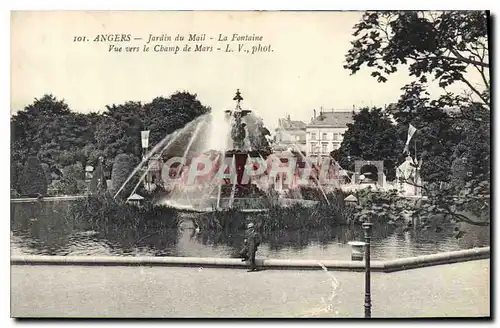 Cartes postales Angers Jardin du Mail La Fontaine Vue vers le Champ de Mars