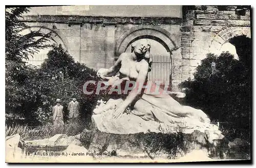 Cartes postales Arles B du R Jardin Public Niobe