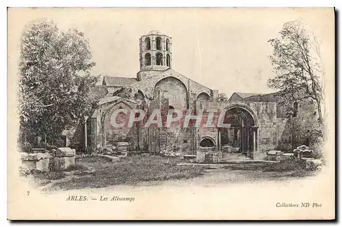 Cartes postales Arles Les Aliscamps