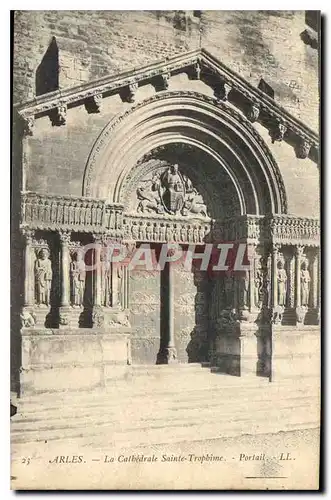 Ansichtskarte AK Arles La Cathedrale Sainte Trophime