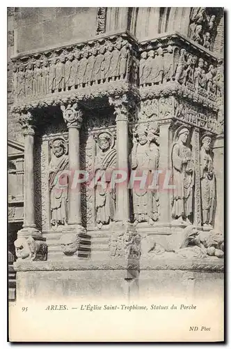 Cartes postales Arles L'Eglise Saint Triomphe Statue du Porche