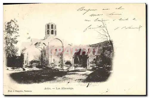 Cartes postales Arles Les Aliscamps