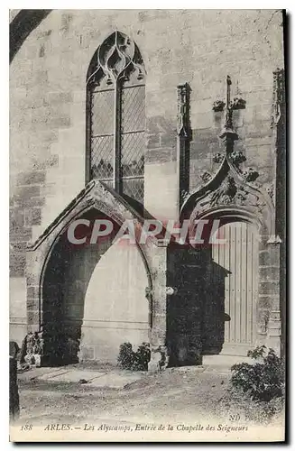 Cartes postales Arles Les Alyscamps Entree de la Chapelle des Seigneurs