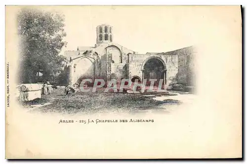 Cartes postales Arles La Chapelle des Aliscamps