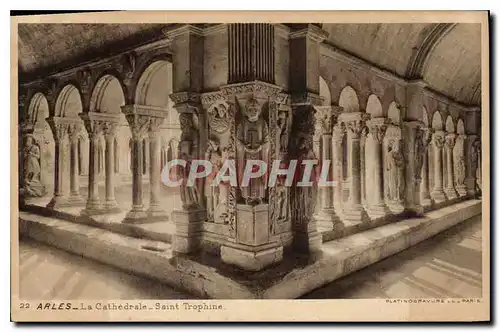 Cartes postales Arles La Cathedrale Saint Trophine