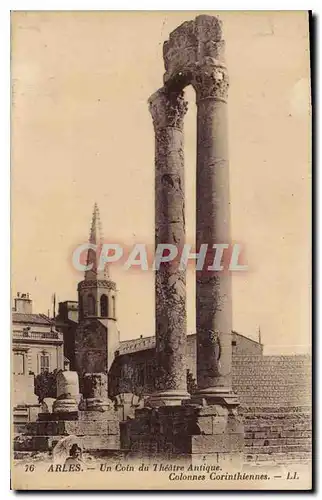 Cartes postales Arles Un Coin du Theatre Antique