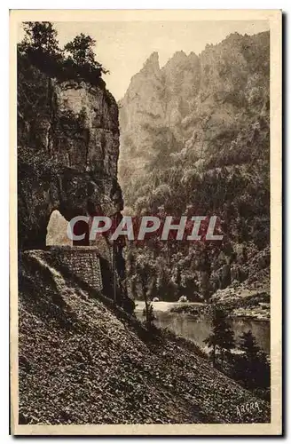 Cartes postales Gorges du Tarn La Route a la Sortie des Detroits