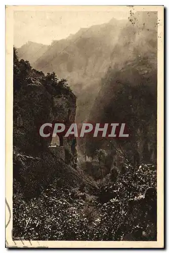 Cartes postales Gorges du Tarn Route creusee dans le rue a la hauteur Detroits Lozere