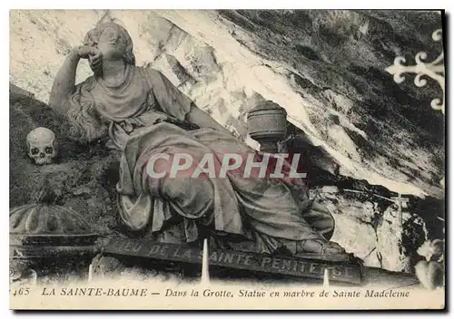 Cartes postales La Sainte Baume Dans la Grotte Statue en marbre de Sainte Madeleine