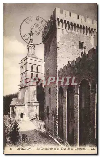 Cartes postales Avignon La Cathedrale et la Tour de la Campana
