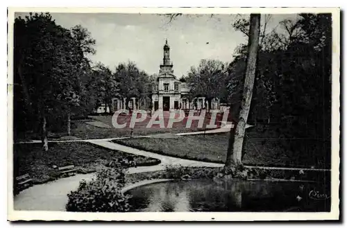 Ansichtskarte AK Cognac Charente l'hotel de Ville et le Jardin Public