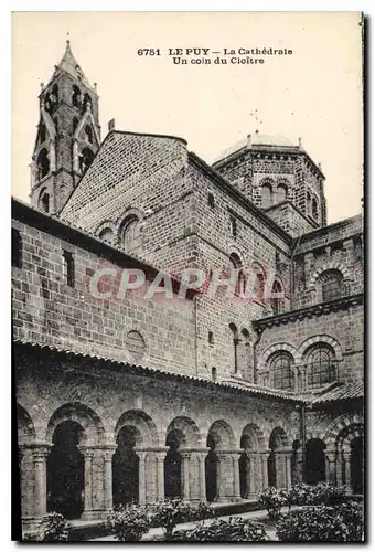 Cartes postales Le Puy la Cathedrale Un coin du Cloitre