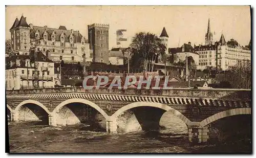 Ansichtskarte AK Pau le Pont sur le Gave et Chateau Henri IV