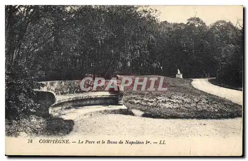 Ansichtskarte AK Compiegne Le Parc et le Banc de Napoleon I