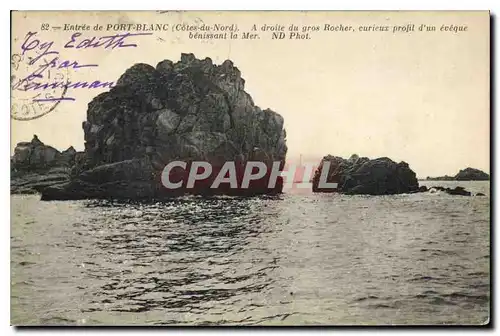 Cartes postales Entree du Port Blanc (Cote du Nord) A droite du gros Rocher curieux profil d'un eveque benissant