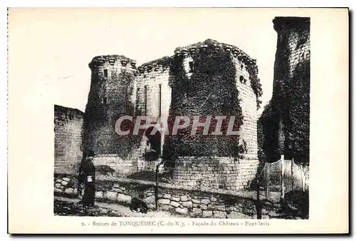 Ansichtskarte AK Ruines de Tonquedec (C du N) Facade du Chateau Pont Levis