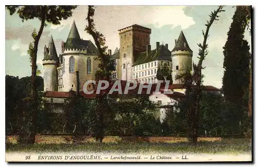 Ansichtskarte AK Environs d'Angouleme Larochefoucauld Le Chateau