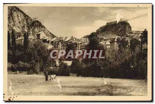 Cartes postales Briancon et les Remparts A droite la France de Bourdelle