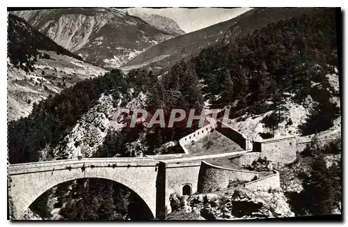 Ansichtskarte AK Briancon HA Pont d'Asfeld Dans le fond Col de Mont genevre et a gauche Fort de Chaberton