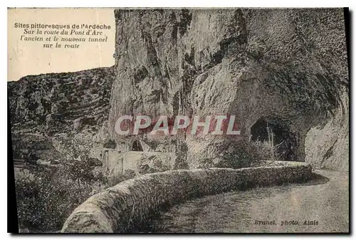 Cartes postales Sites pittoresques de l'Ardeche Sur la route du Pont d'Arc