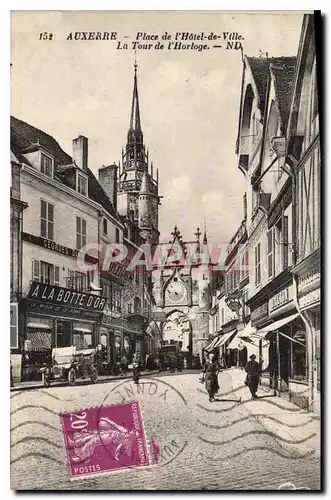 Cartes postales Auxerre Place de l'Hotel de Ville La Tour de l'Horloge A la botte d'Or