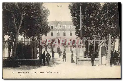Cartes postales Auxerre La Caserne Vauban Militaria