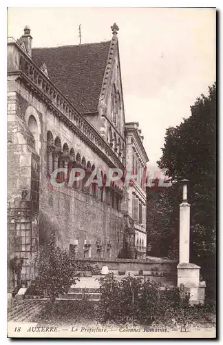 Ansichtskarte AK Auxerre la Prefecture Colonnes Romaines