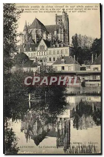 Cartes postales Auxerre la Cathedrale vue prise du Bord de l'Yonne