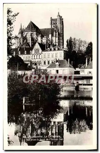 Ansichtskarte AK Auxerre la Cathedrale vue prise du Bord de l'Yonne