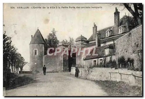 Cartes postales Avallon L'Entree de la Ville a la Petite Porte des anciens remparts