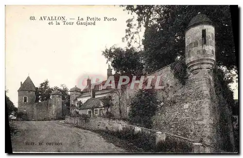 Cartes postales Avallon la Petite Porte et la Tour Gaujard