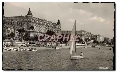 Cartes postales Cannes Alpes Maritimes La Plage et les Hotels