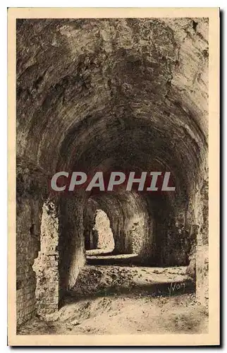 Cartes postales La Douce France Paysages et Pierres de Provence Frejus Galeries voutees des Arenes